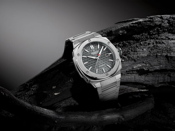 Alpina gives the Alpiner Extreme  its first integrated steel bracelet